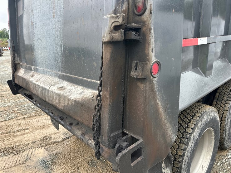 #61413-•-2013-mack-gu713-quad-axle-dump-truck-image-25