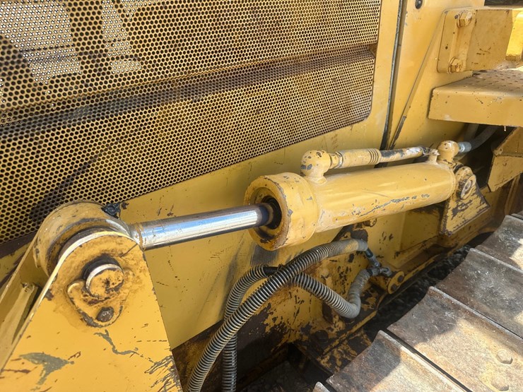 caterpillar-d5c-xl-image-24