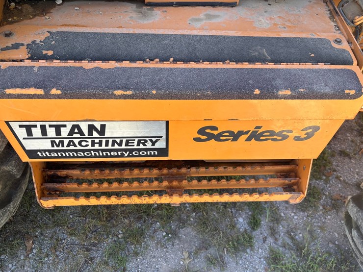 2009-case-580m-image-82