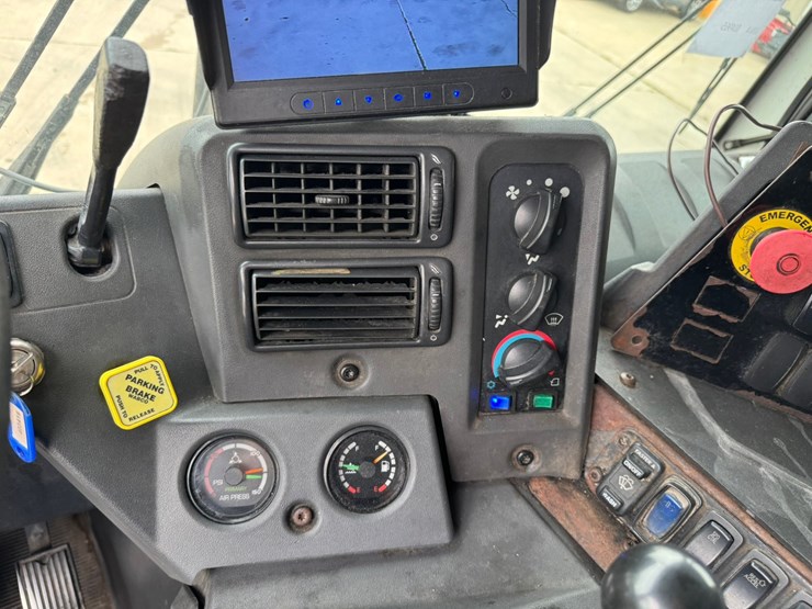 2016-mack-mru613-image-52