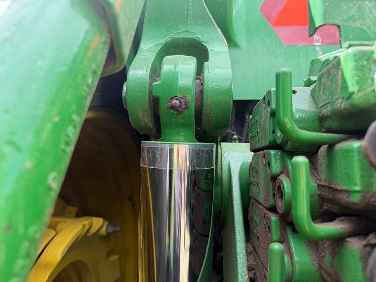 john-deere-8130-image-34