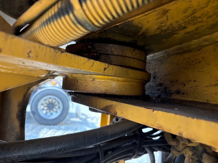 deere-444h-image-45