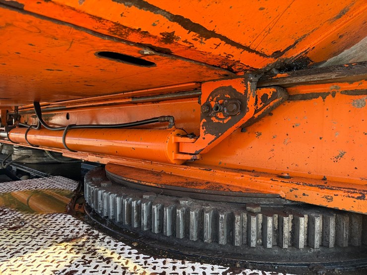 #2470-•-2002-tor-truck-dr-4280-crane-truck-image-125