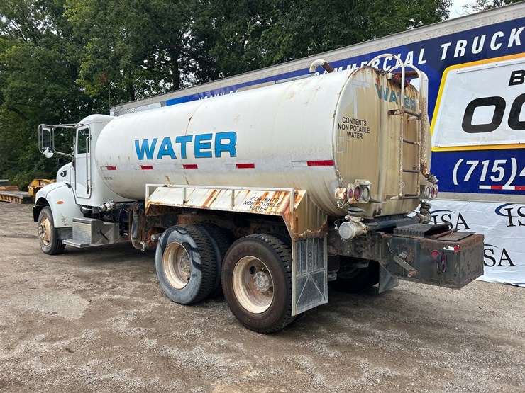 2006-peterbilt-335-image-3