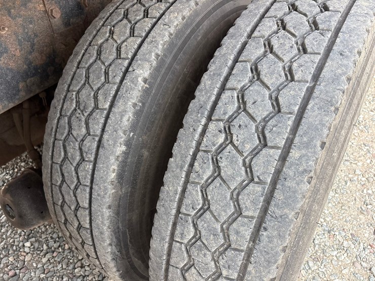 #61388-•-2004-international-5600i-quad-axle-dump-truck-image-75