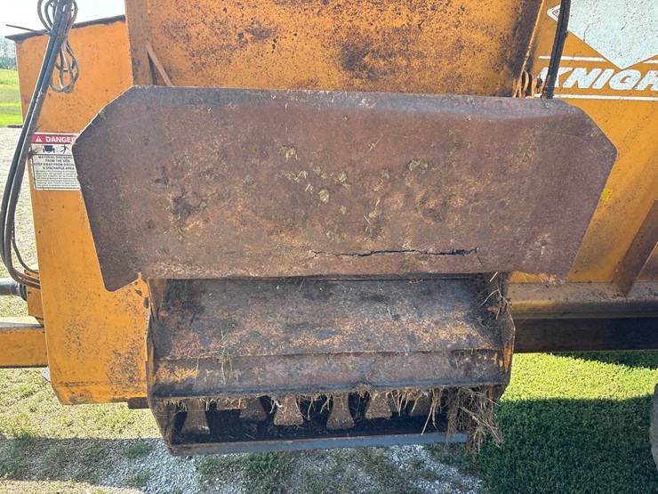 #2918-•-kuhn-8124-pro-twin-slinger-image-13