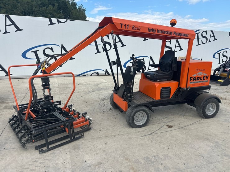 #61439-•-2013-optimas-t11-paver-laying-machine-image-1