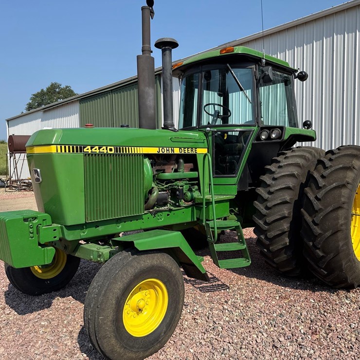 1979 JOHN DEERE 4440