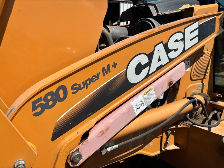 2009-case-580m-image-104