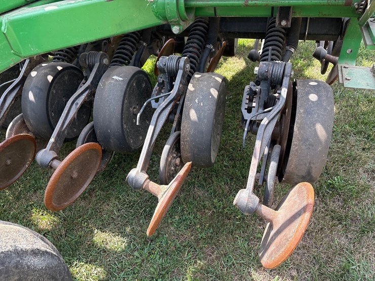 john-deere-1590-image-39
