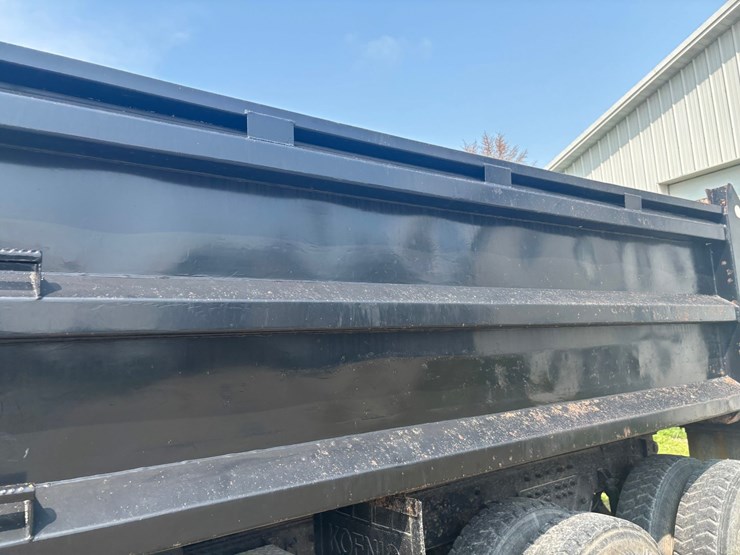#2289-•-2006-peterbilt-tandem-axle-dump-truck-image-64