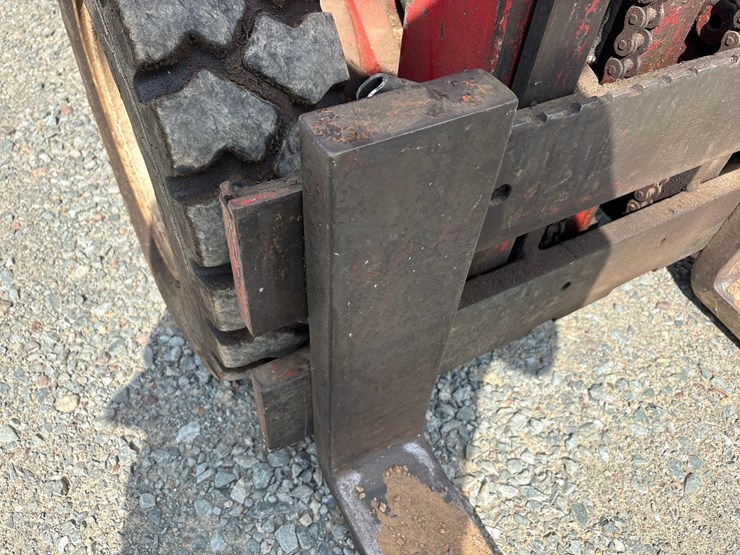#61426-•-clark-forklift-image-19