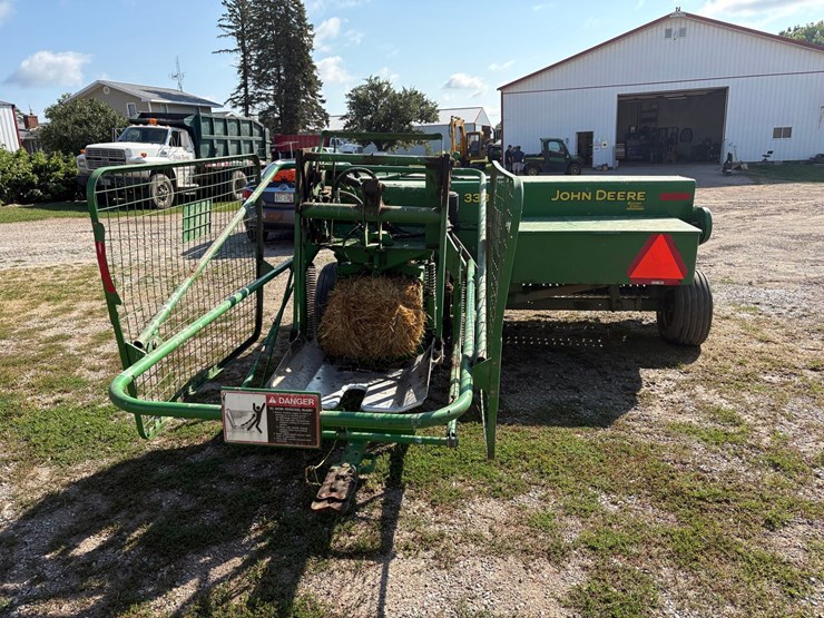 john-deere-338-image-4