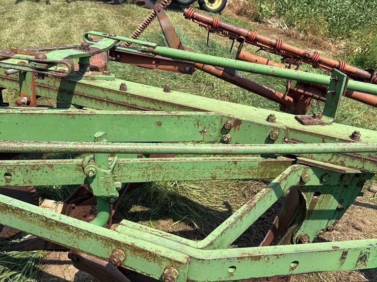 john-deere-4-bottom-plow-image-10