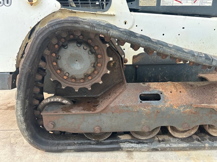 2018-bobcat-t630-image-47