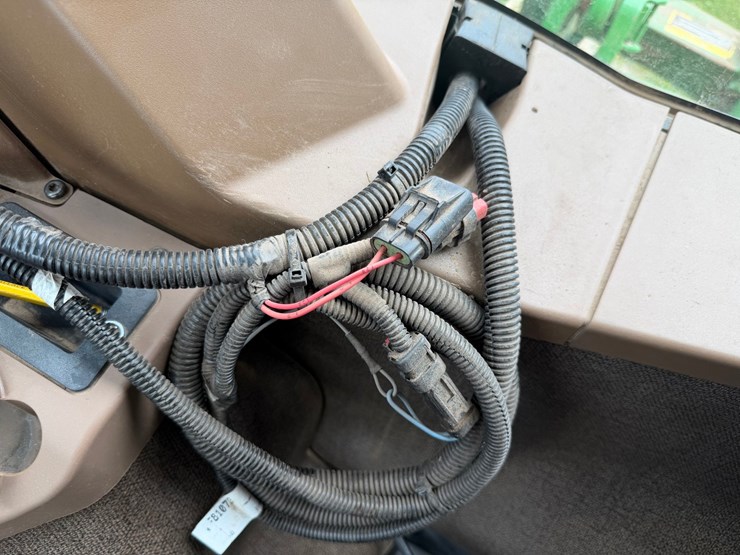 john-deere-8130-image-75