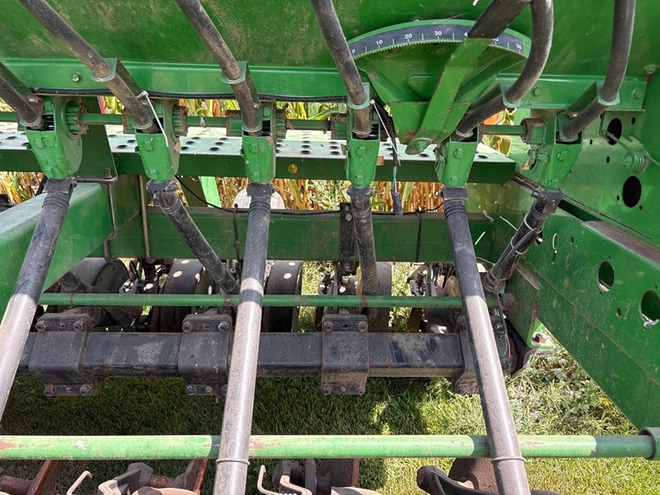 john-deere-1590-image-30