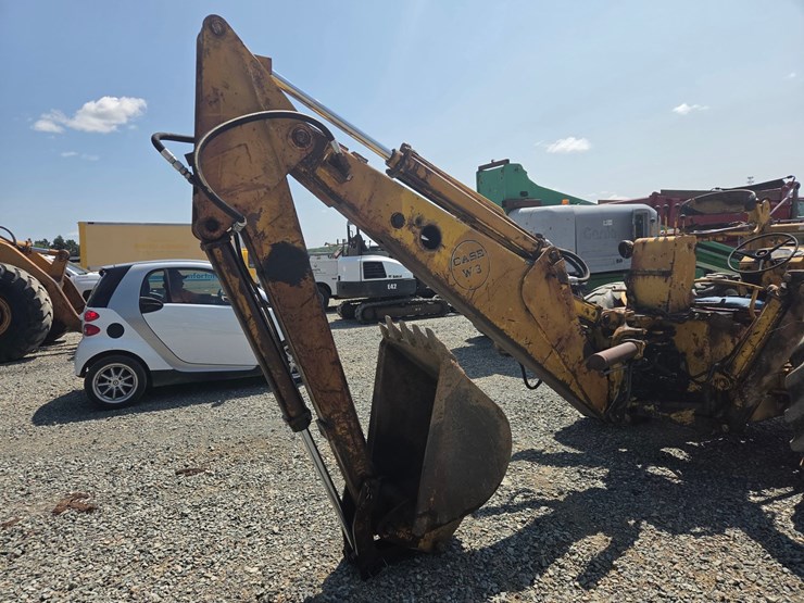 #61410-•-case-w-3-loader-backhoe-image-30