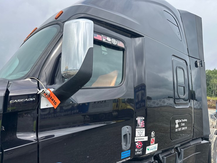 #61416-•-2019-freightliner-cascadia-evolution-iseries-sleeper-cab-truck-tractor-image-21