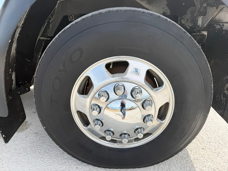 2016-kenworth-w900l-image-74