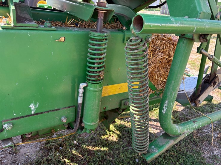 john-deere-338-image-24