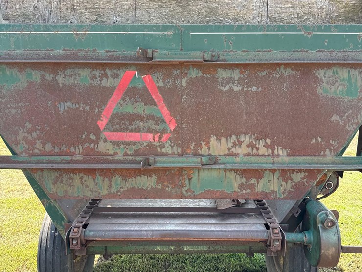 s&w-200-power-wagon-rear-unload-silage-wagon-image-13