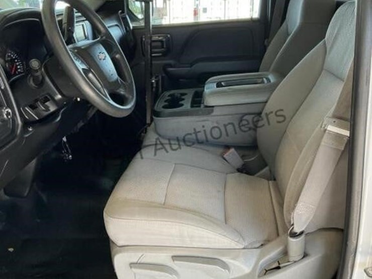 2015-chevrolet-silverado-1500-image-21