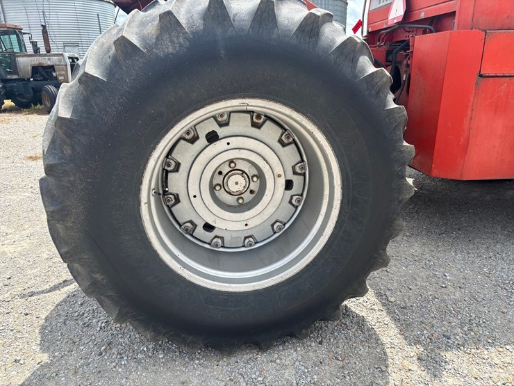 1983-massey-ferguson-4900-image-100