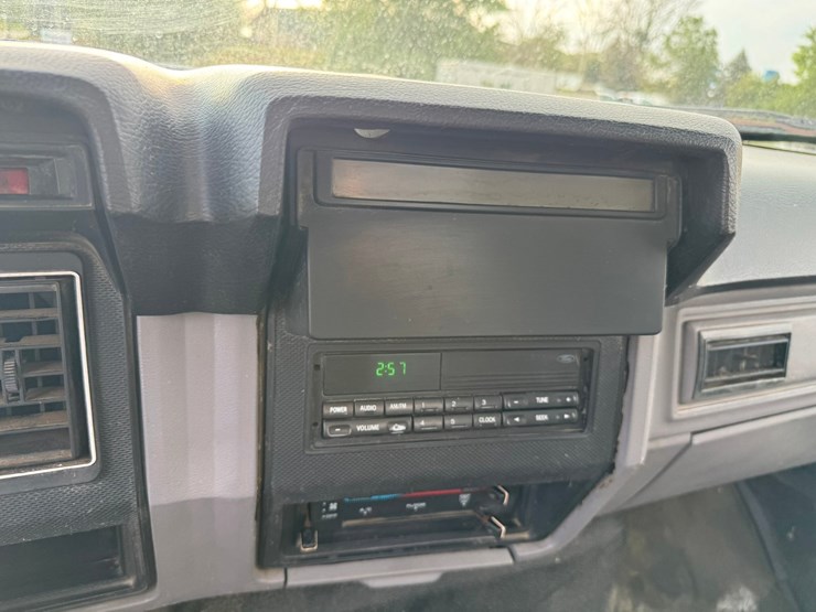 1998-ford-f800-image-43