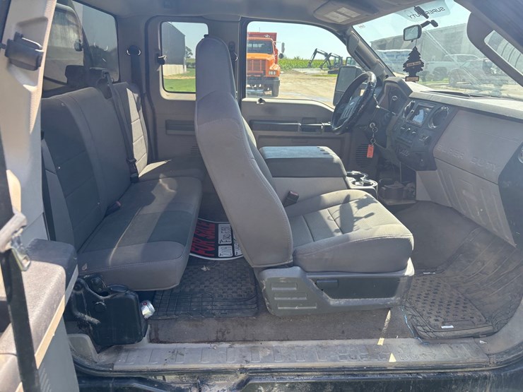 2009-ford-f350-image-38