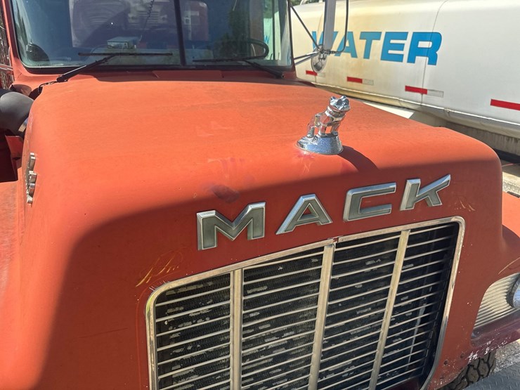 mack-rd690s-image-10