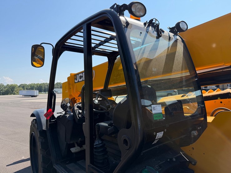 2024-jcb-509-42-image-24