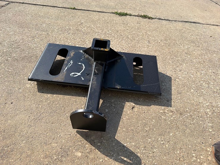 heavy-duty-mini-skidloader-gooseneck-receiver-hitch-back-plate-image-2