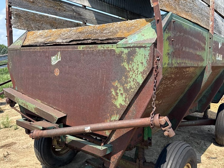 s&w-200-power-wagon-rear-unload-silage-wagon-image-7
