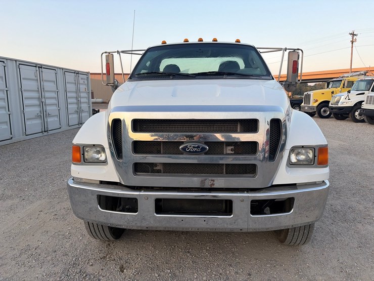2015-ford-f750-image-2