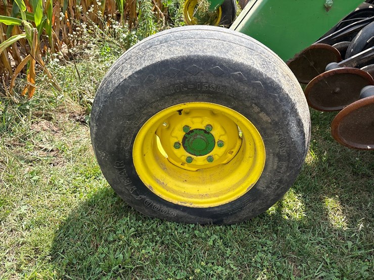 john-deere-1590-image-55
