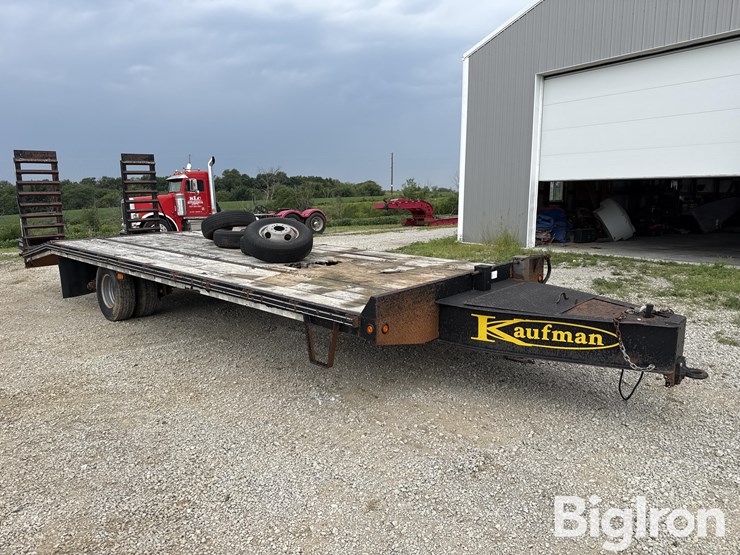 2012-kaufman-t/a-flatbed-trailer-image-3