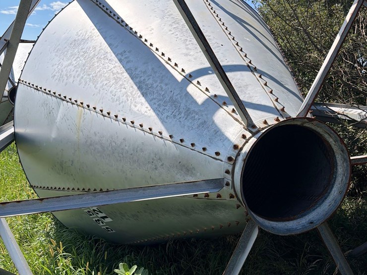 hog-slat-15-ton-bulk-bin-image-12
