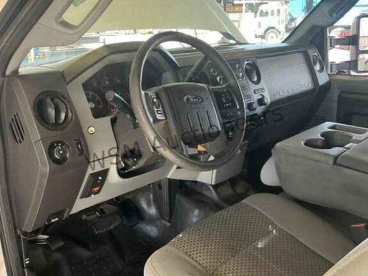 2014-ford-f350-image-24