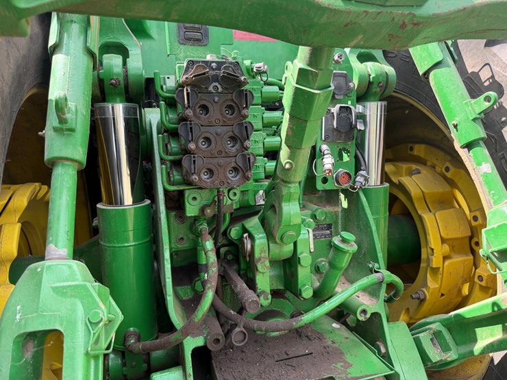 john-deere-8130-image-22