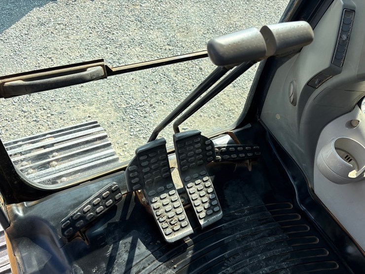 deere-250g-lc-image-69
