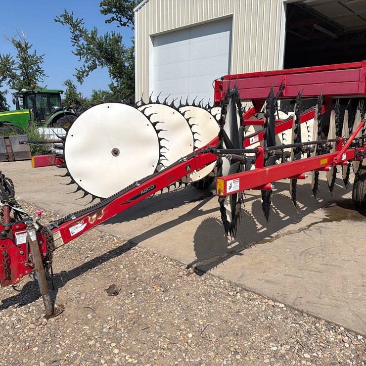Agco 5130 17 Wheel Pull Type Rake—1 Owner