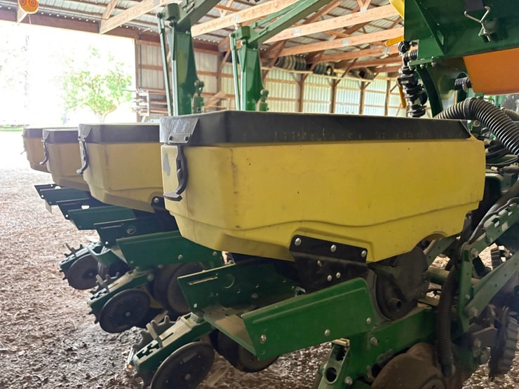 john-deere-1775-image-51