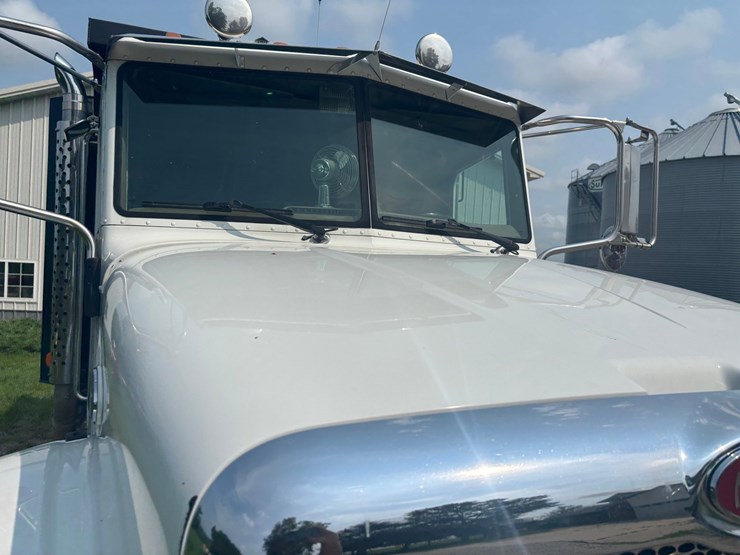 #2289-•-2006-peterbilt-tandem-axle-dump-truck-image-17