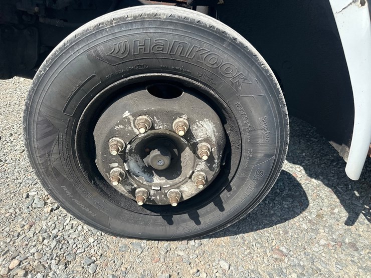2000-freightliner-fl60-image-59