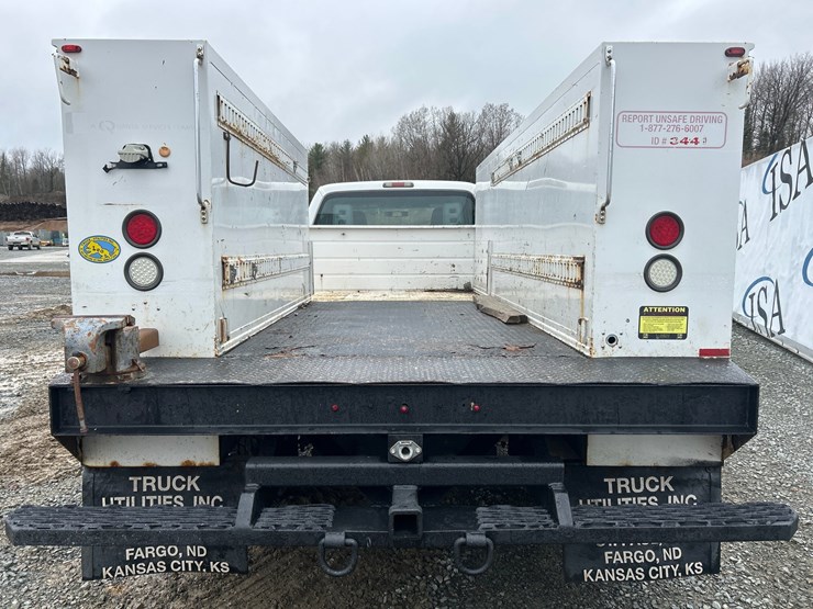 2011-ford-f550-image-4