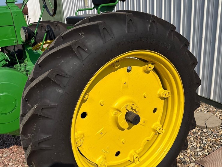 john-deere-70-image-22