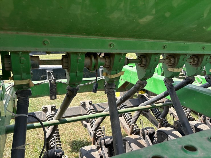 john-deere-1590-image-35