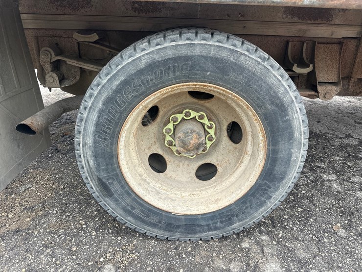 2000-gmc-3500-image-54