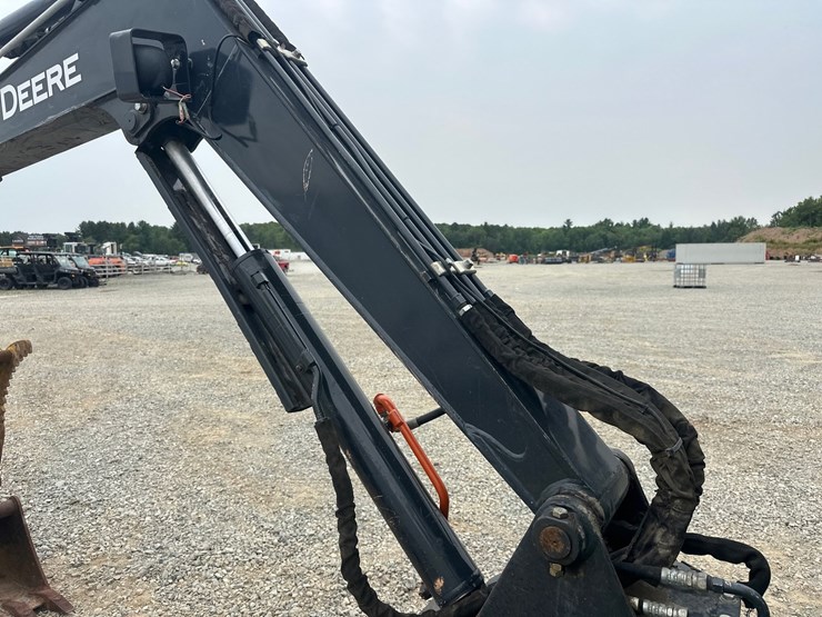 2019-deere-50g-image-21